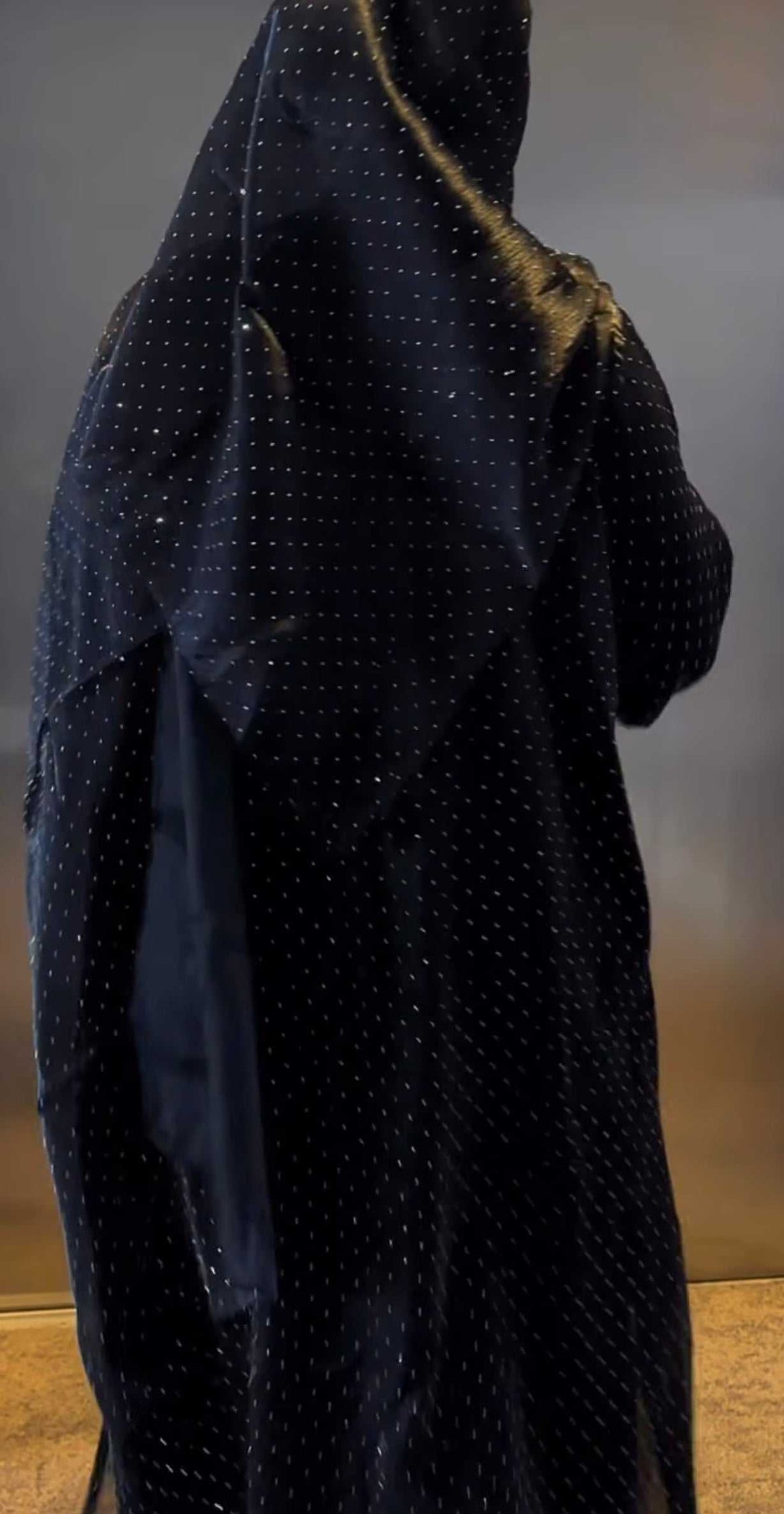 Maryam Shimmer Abaya