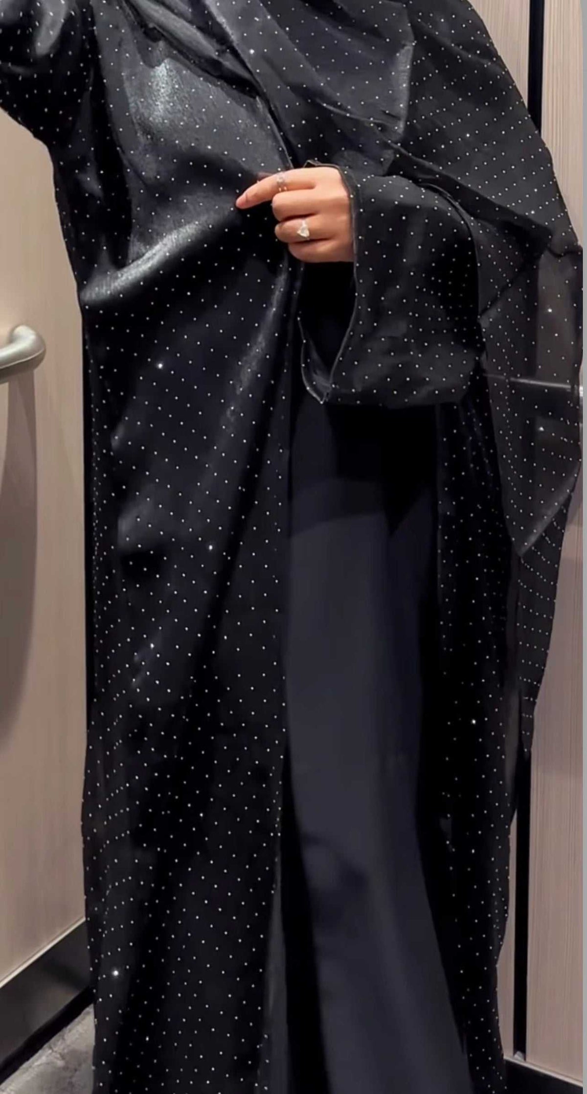 Maryam Shimmer Abaya